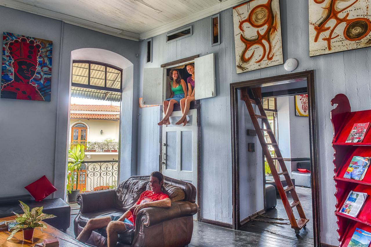 Luna'S Castle Hostel Panama City Luaran gambar